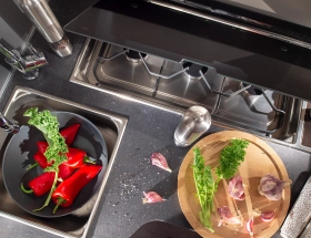 Camper huren met uitgebreide keuken(-inventaris)